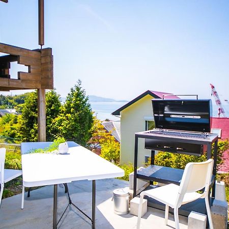 Вілла Awaji Seaside Log House In Goshiki 1 Sumoto Екстер'єр фото