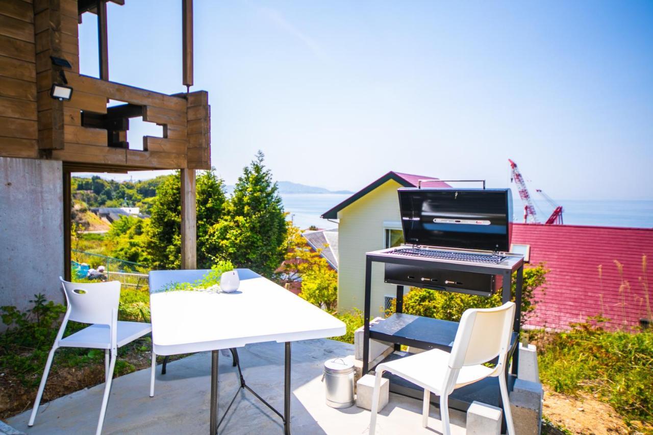 Вілла Awaji Seaside Log House In Goshiki 1 Sumoto Екстер'єр фото