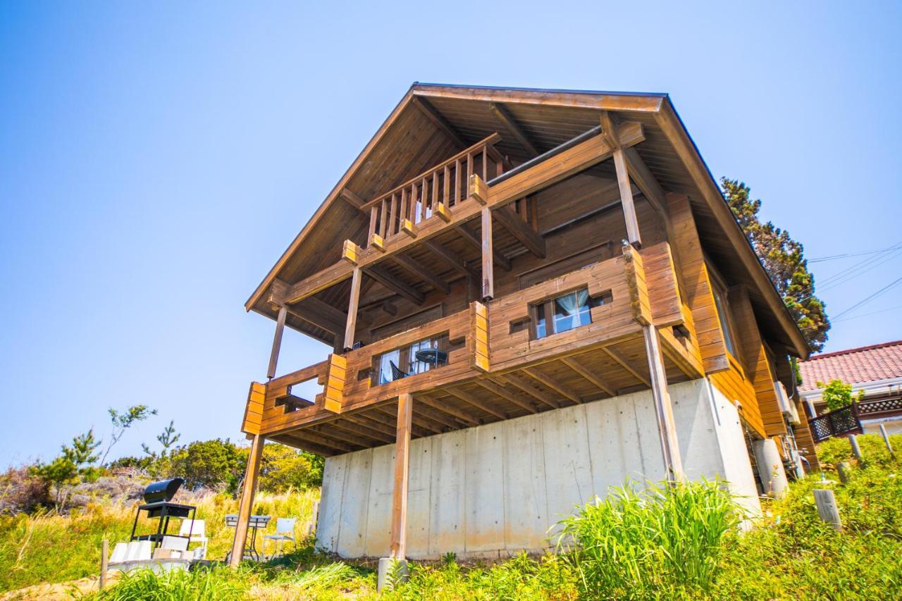 Вілла Awaji Seaside Log House In Goshiki 1 Sumoto Екстер'єр фото