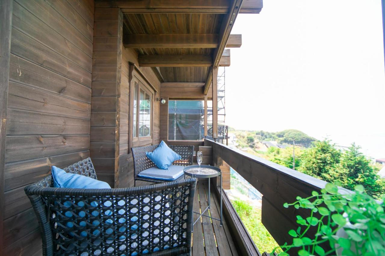 Вілла Awaji Seaside Log House In Goshiki 1 Sumoto Екстер'єр фото